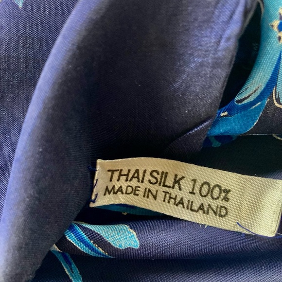 Butterfly Thai silk scarf - Picture 7 of 10